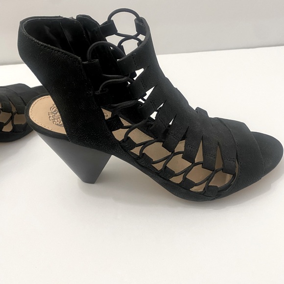 NEW!  Vince Camuto Eliaz 7.5  black Caged Peep Toe Heel with Zipper - Picture 6 of 16